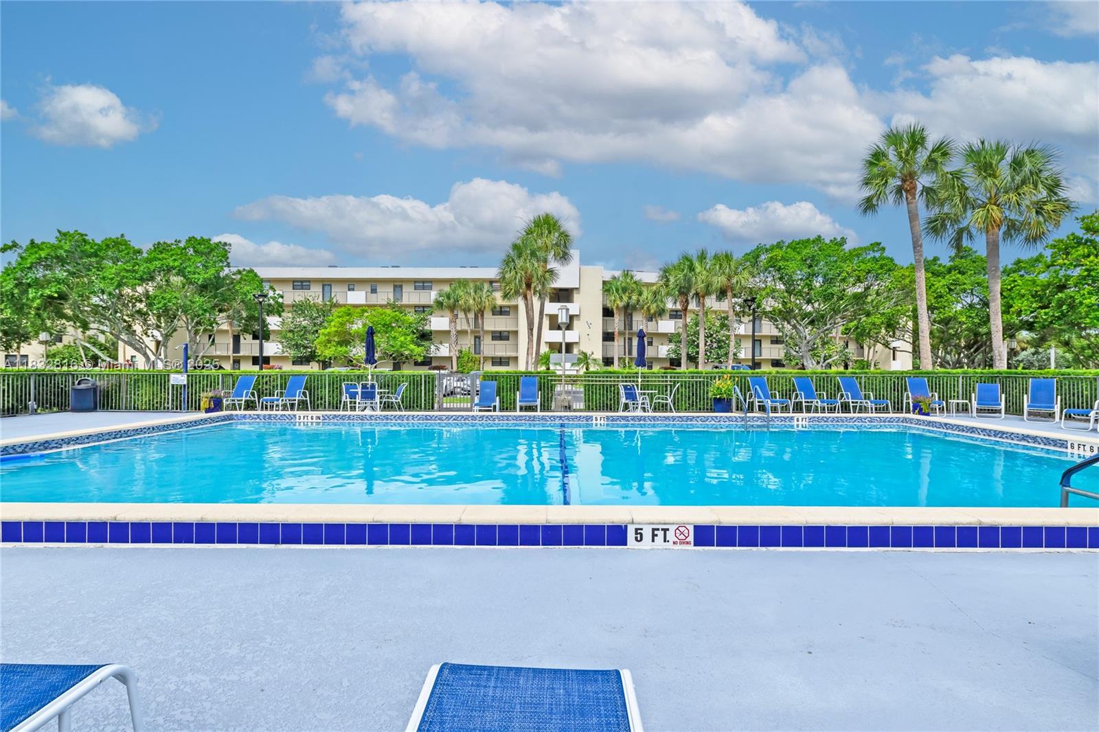 DEER CREEK COUNTRY CLUB - Residential