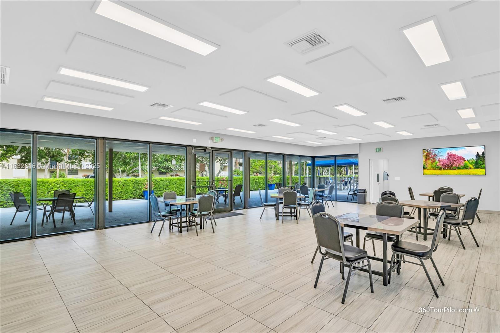 DEER CREEK COUNTRY CLUB - Residential