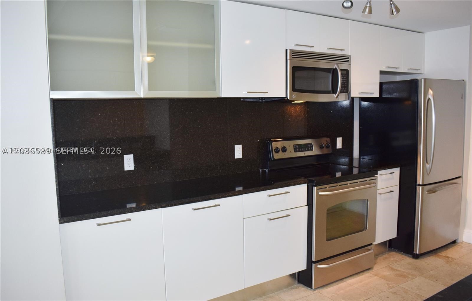 LOFTS AT MAYFAIR CONDO - Residential Lease