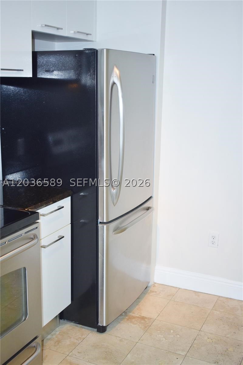 LOFTS AT MAYFAIR CONDO - Residential Lease
