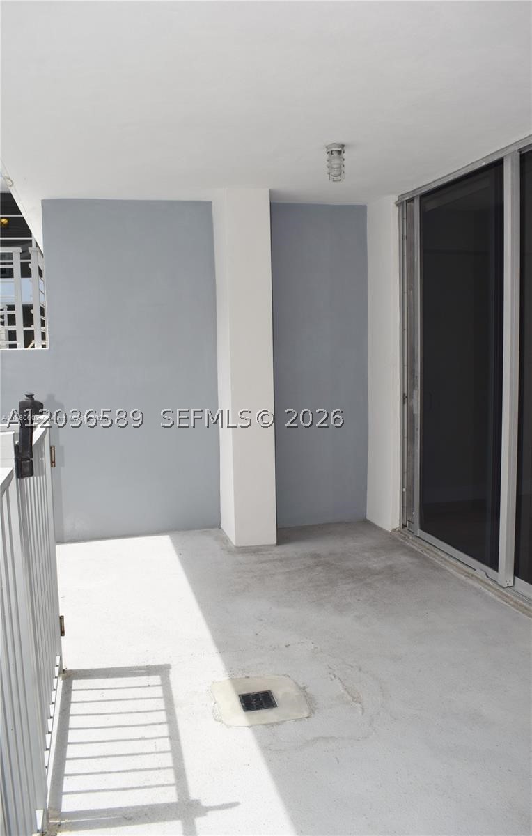 LOFTS AT MAYFAIR CONDO - Residential Lease