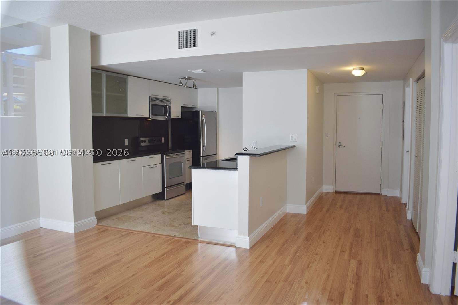 LOFTS AT MAYFAIR CONDO - Residential Lease