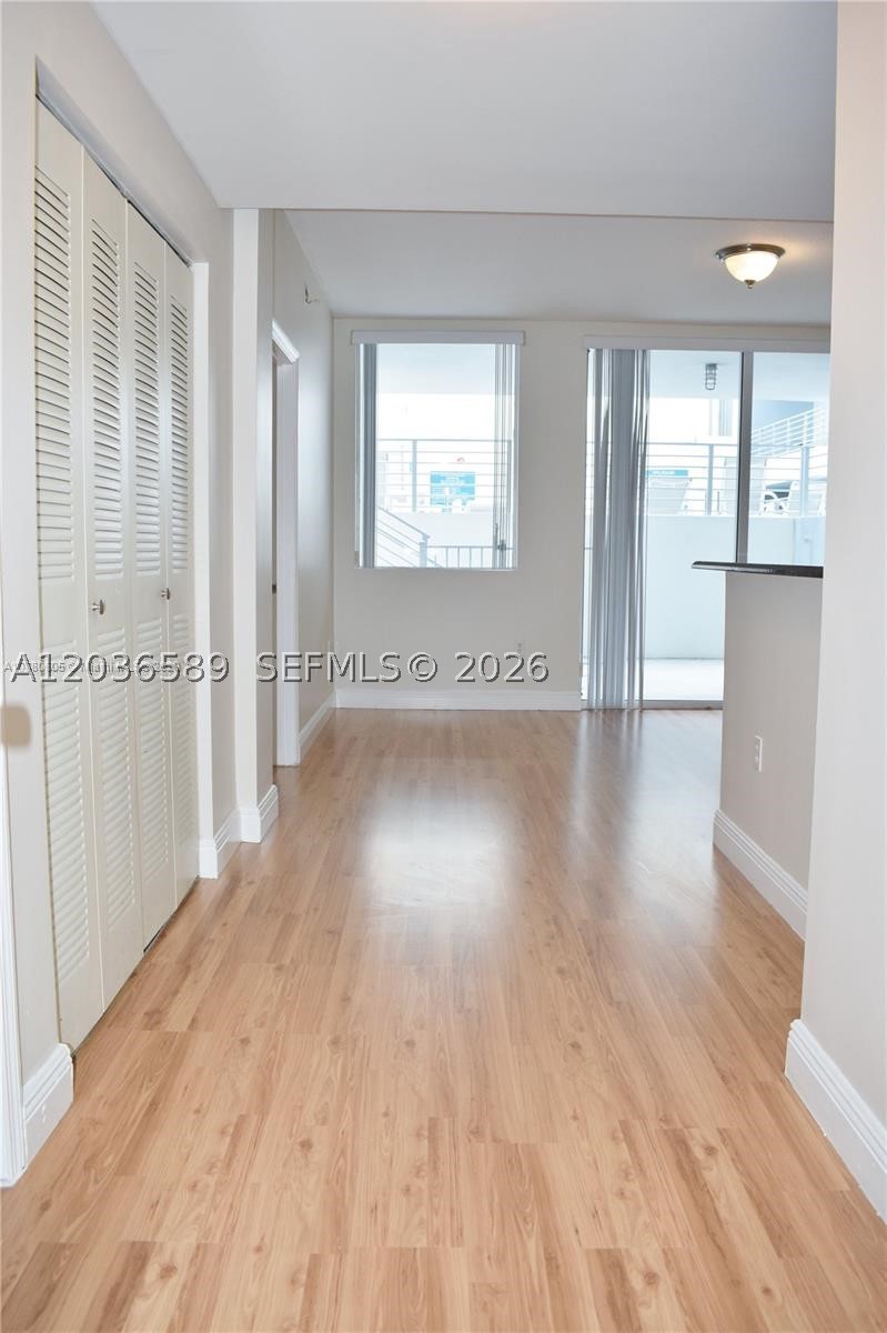 LOFTS AT MAYFAIR CONDO - Residential Lease
