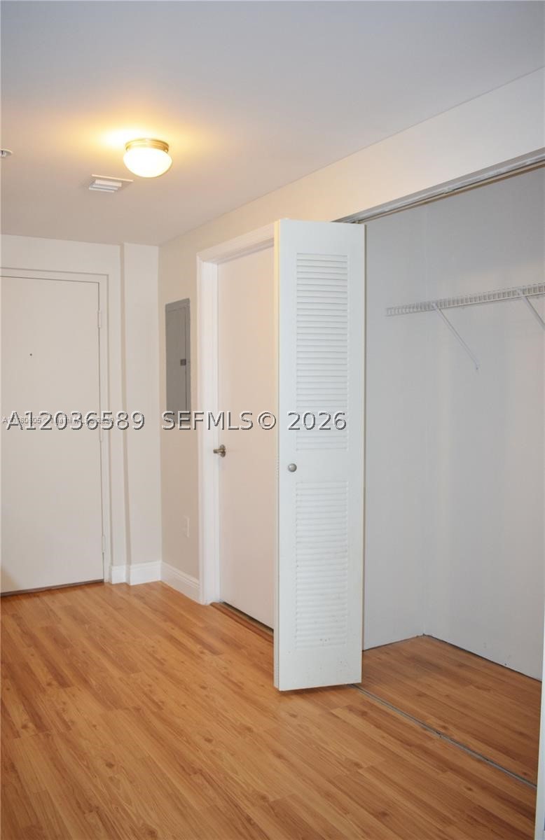 LOFTS AT MAYFAIR CONDO - Residential Lease