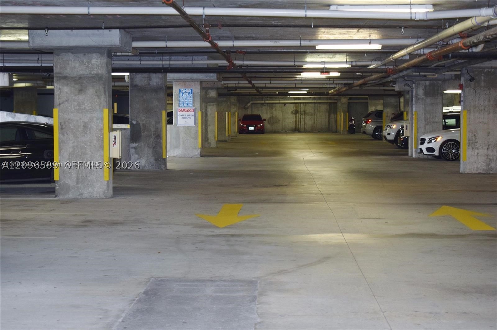 LOFTS AT MAYFAIR CONDO - Residential Lease