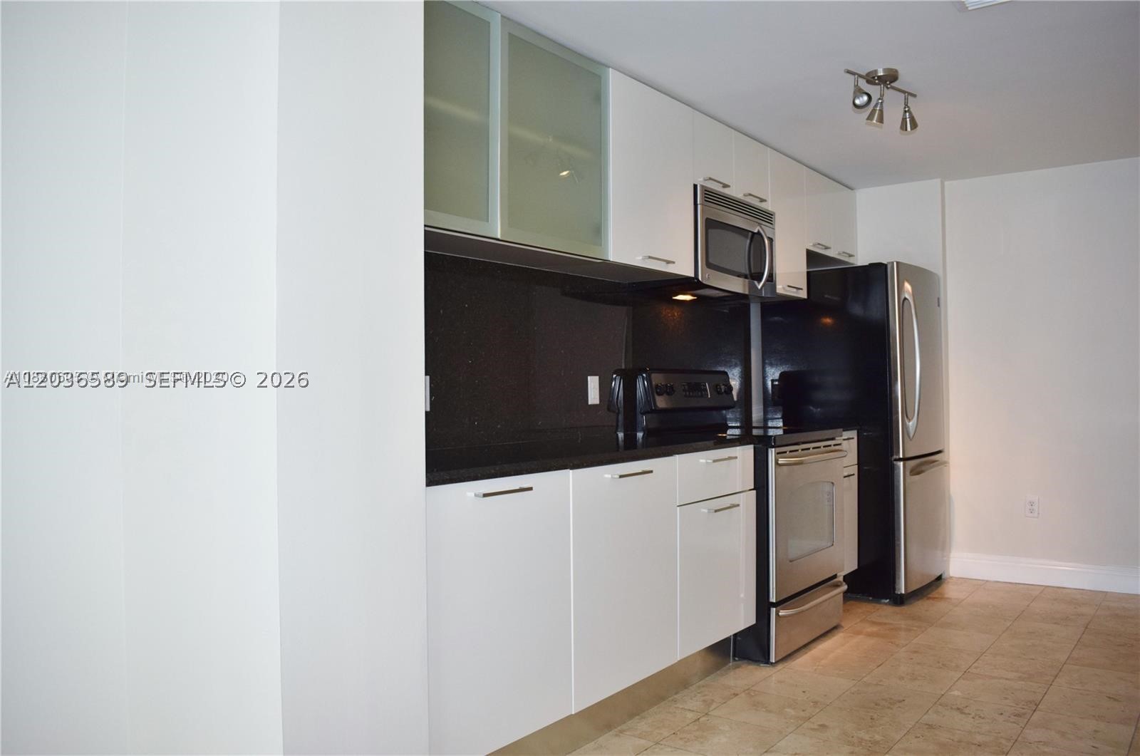 LOFTS AT MAYFAIR CONDO - Residential Lease
