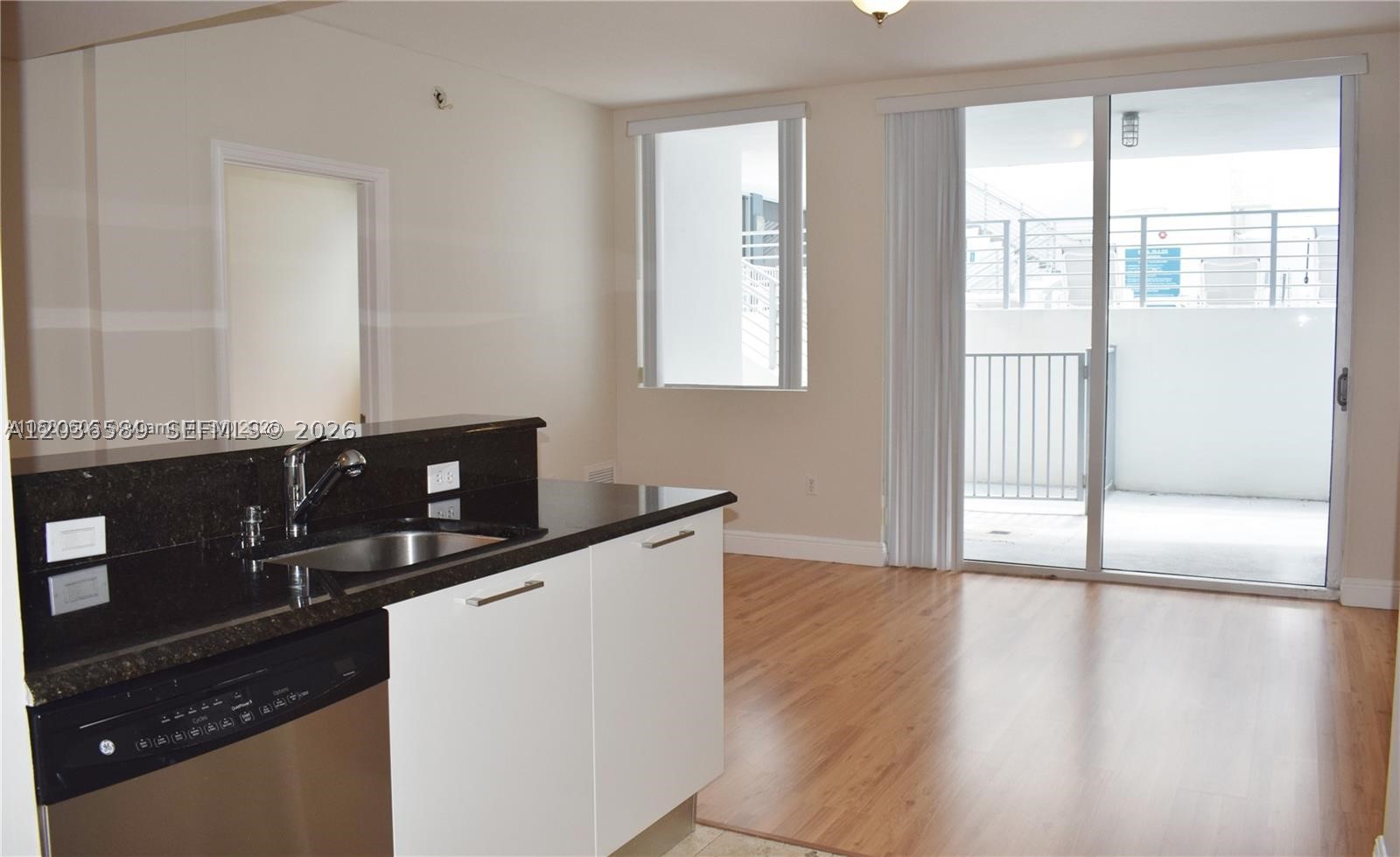LOFTS AT MAYFAIR CONDO - Residential Lease