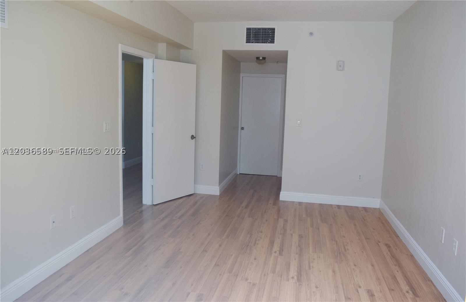 LOFTS AT MAYFAIR CONDO - Residential Lease