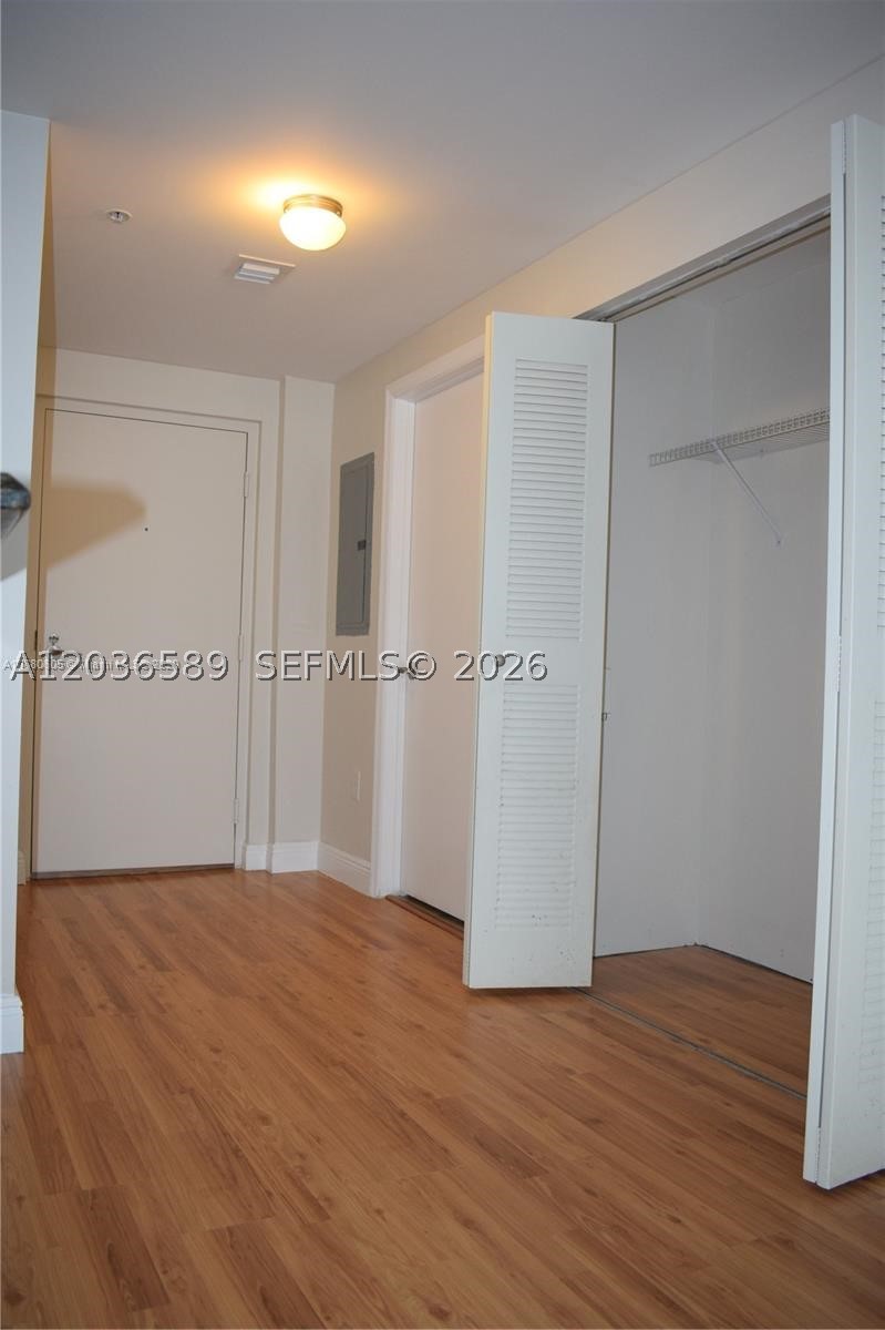LOFTS AT MAYFAIR CONDO - Residential Lease