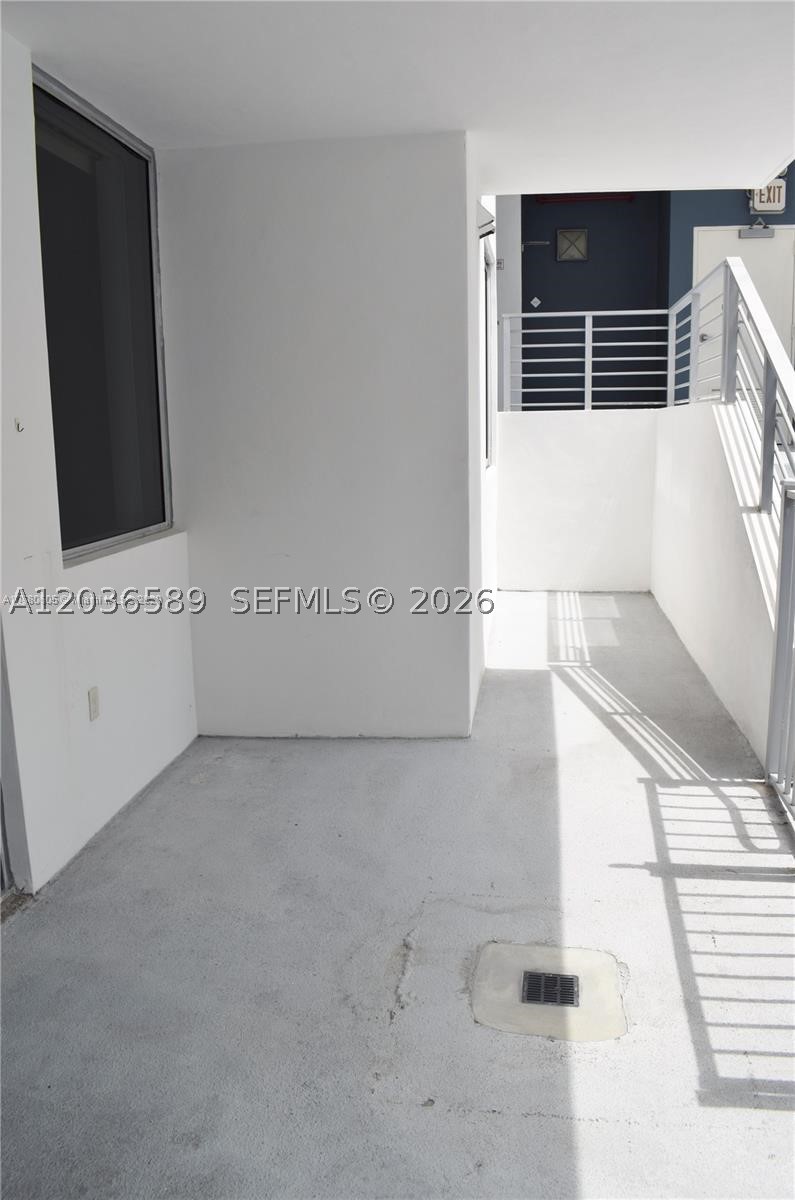 LOFTS AT MAYFAIR CONDO - Residential Lease