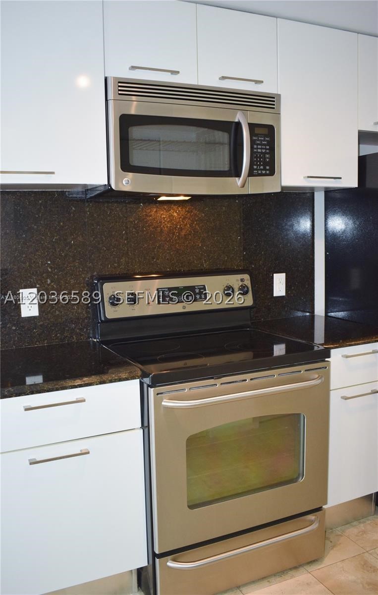 LOFTS AT MAYFAIR CONDO - Residential Lease