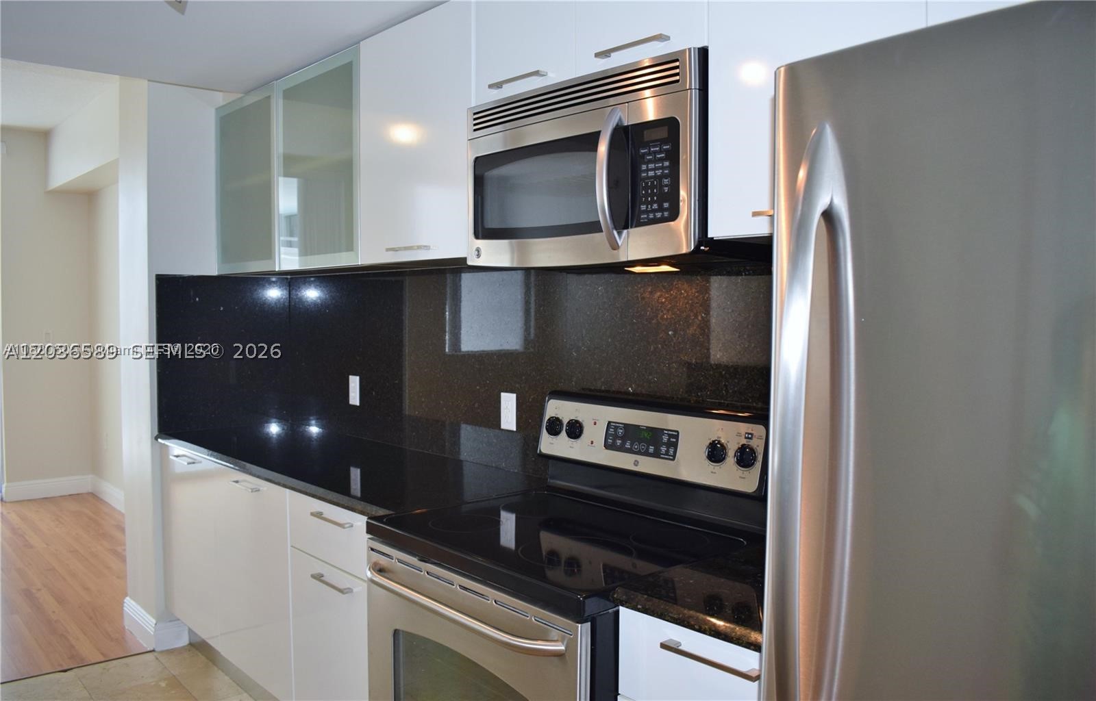 LOFTS AT MAYFAIR CONDO - Residential Lease