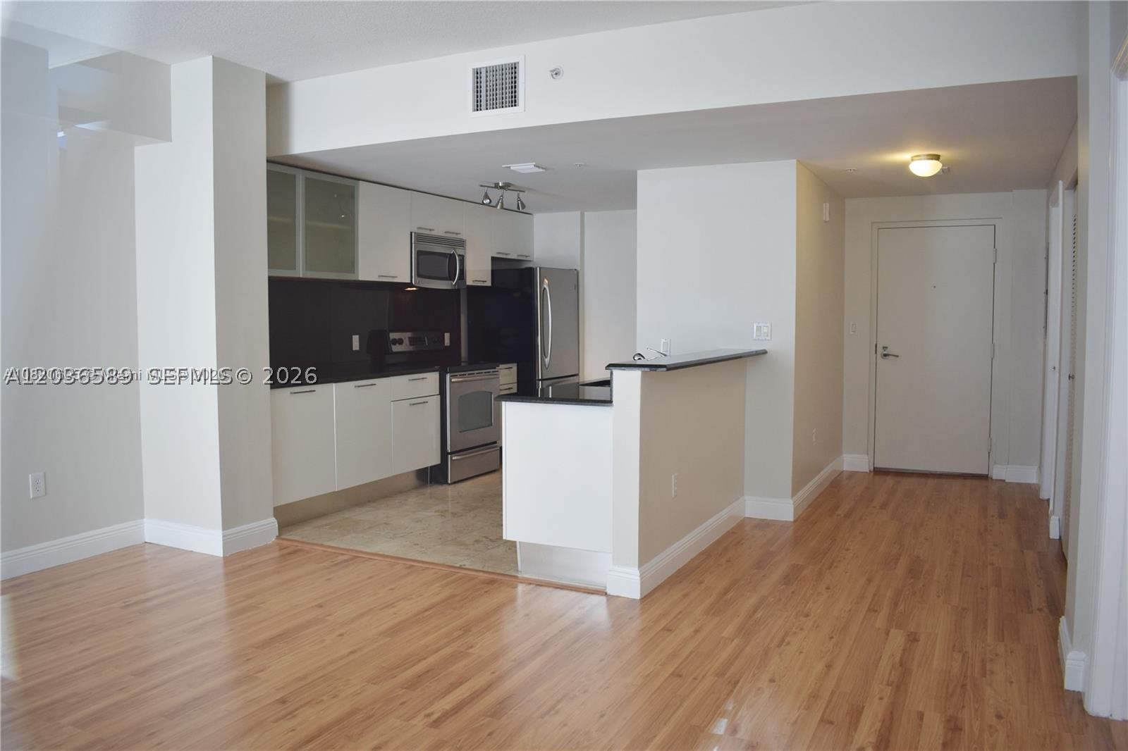 LOFTS AT MAYFAIR CONDO - Residential Lease