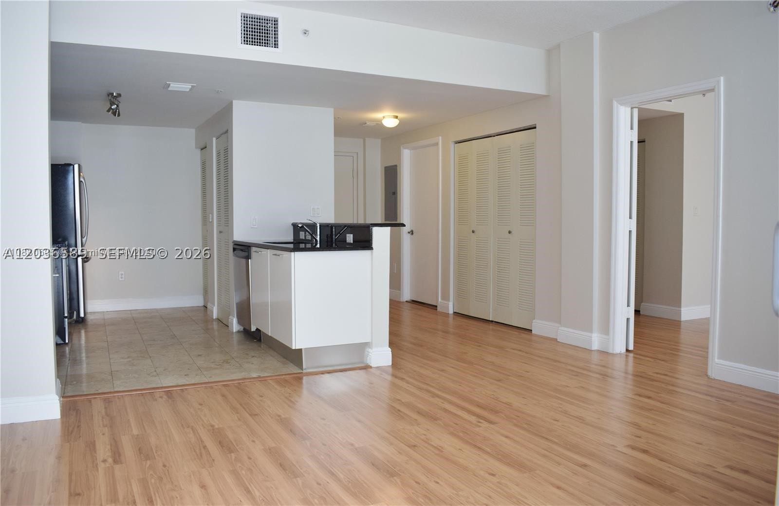LOFTS AT MAYFAIR CONDO - Residential Lease