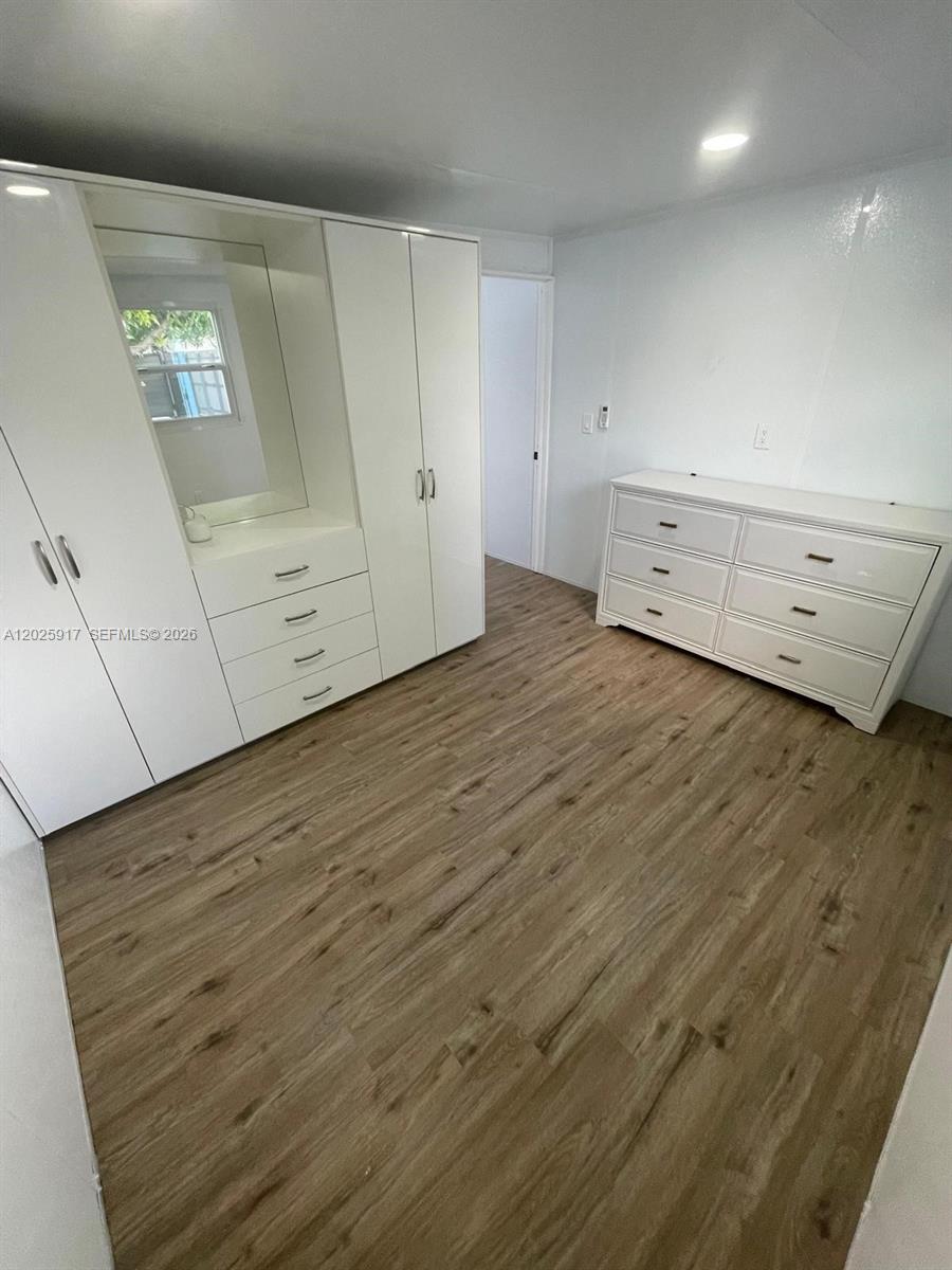 TROPICAL ESTS - Residential Lease