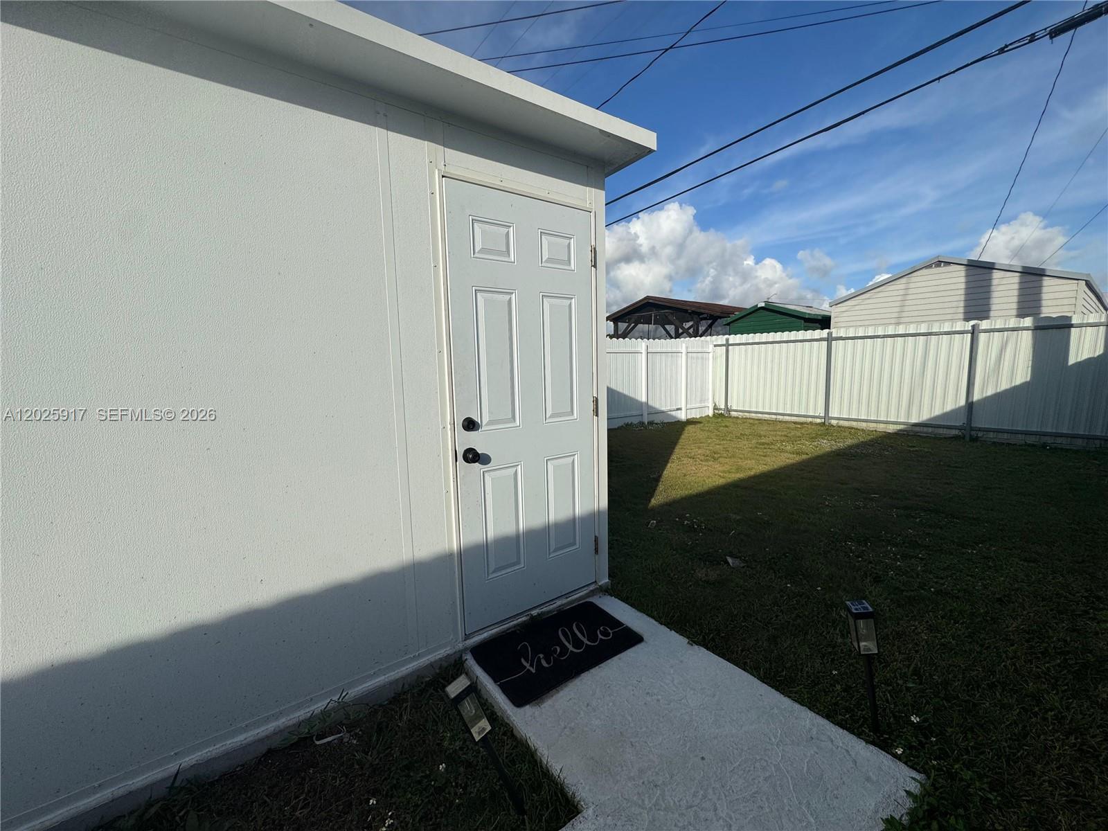 TROPICAL ESTS - Residential Lease