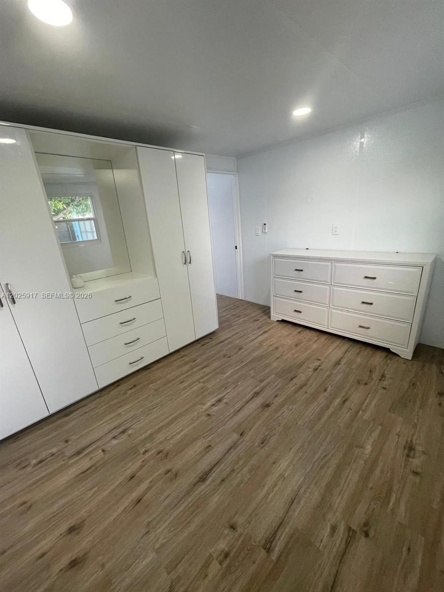TROPICAL ESTS - Residential Lease