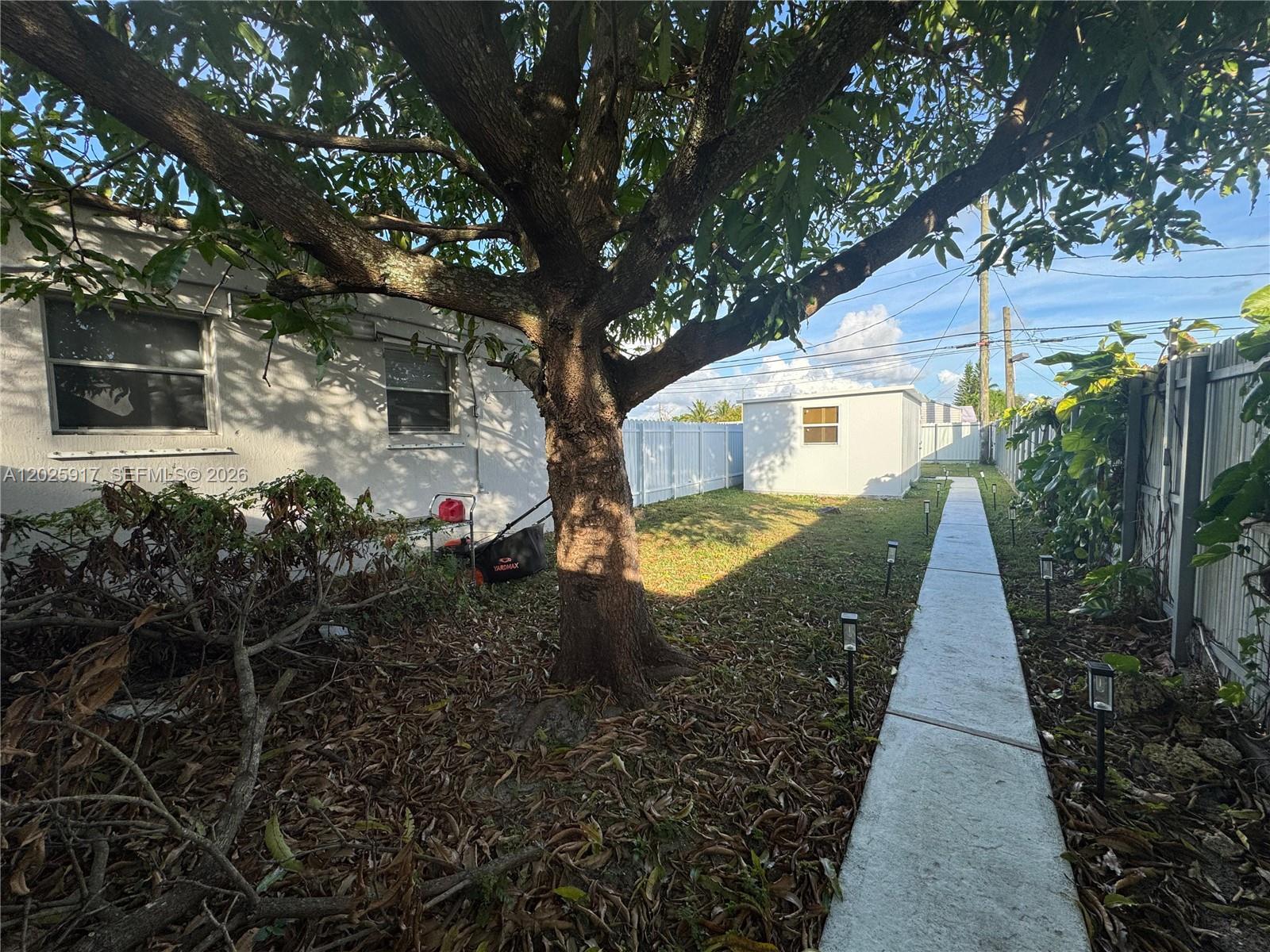 TROPICAL ESTS - Residential Lease