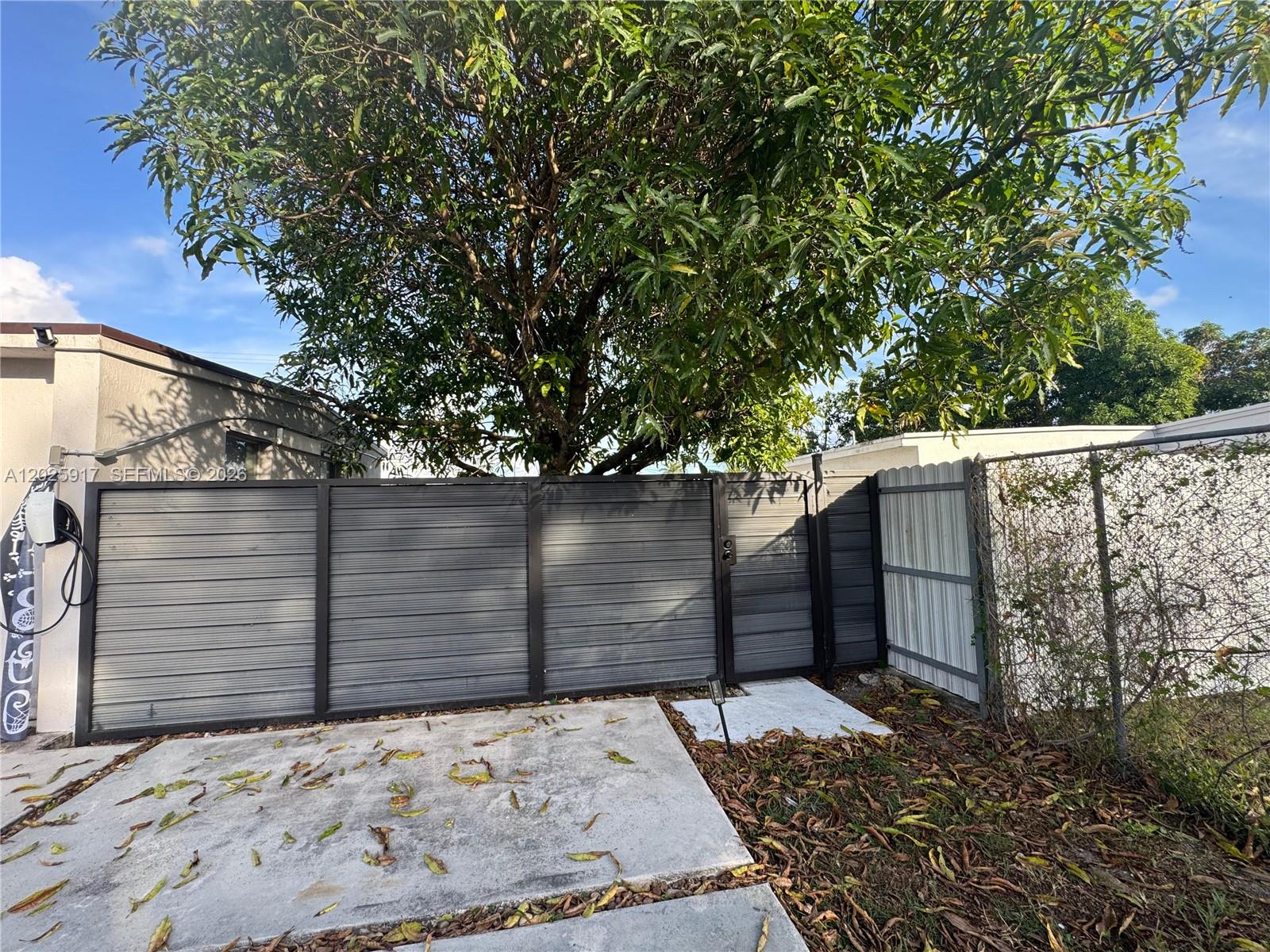 TROPICAL ESTS - Residential Lease