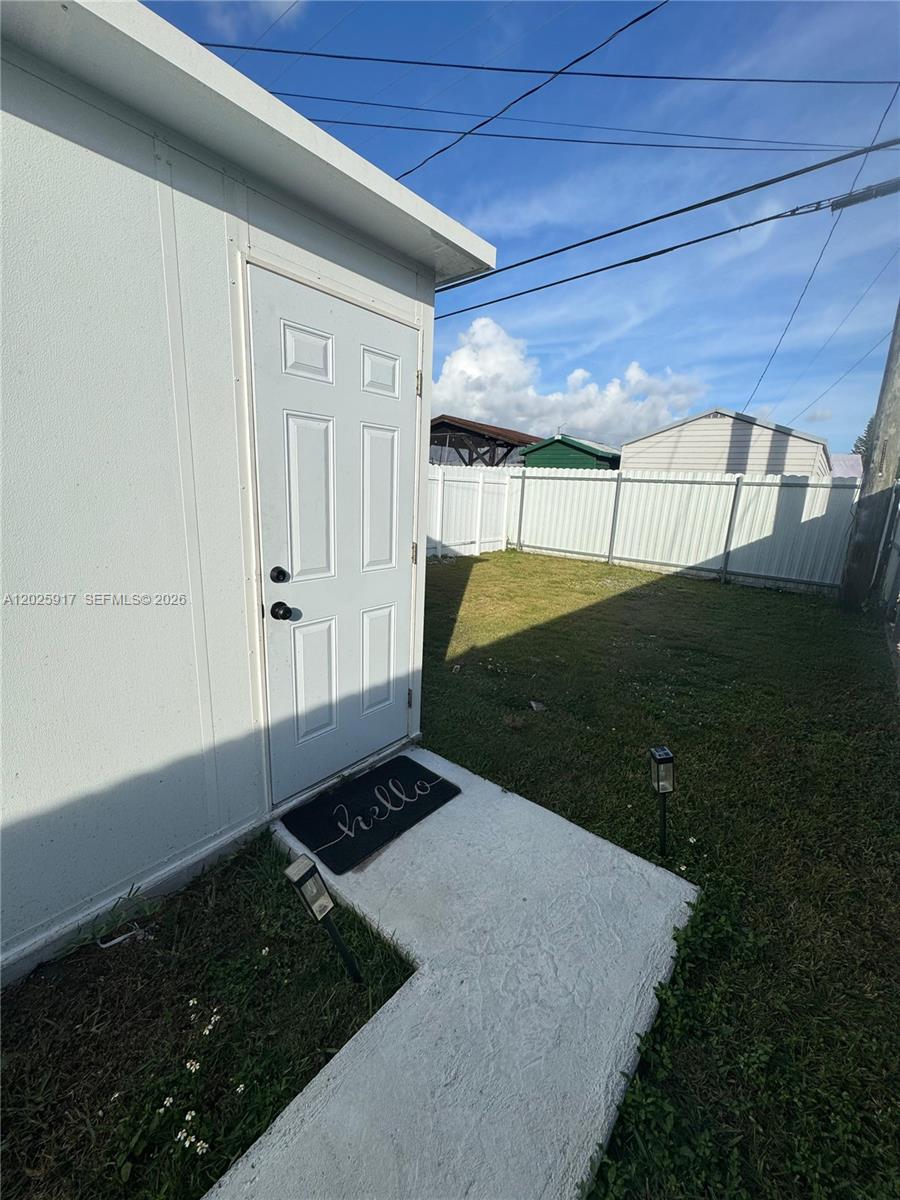 TROPICAL ESTS - Residential Lease