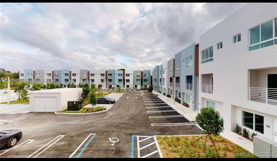 RIVERWOOD - Residential Lease