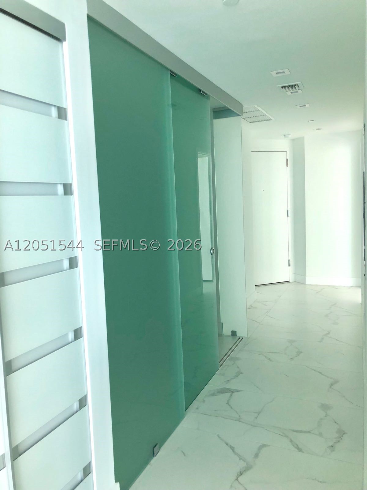 PARAISO BAY - Residential Lease