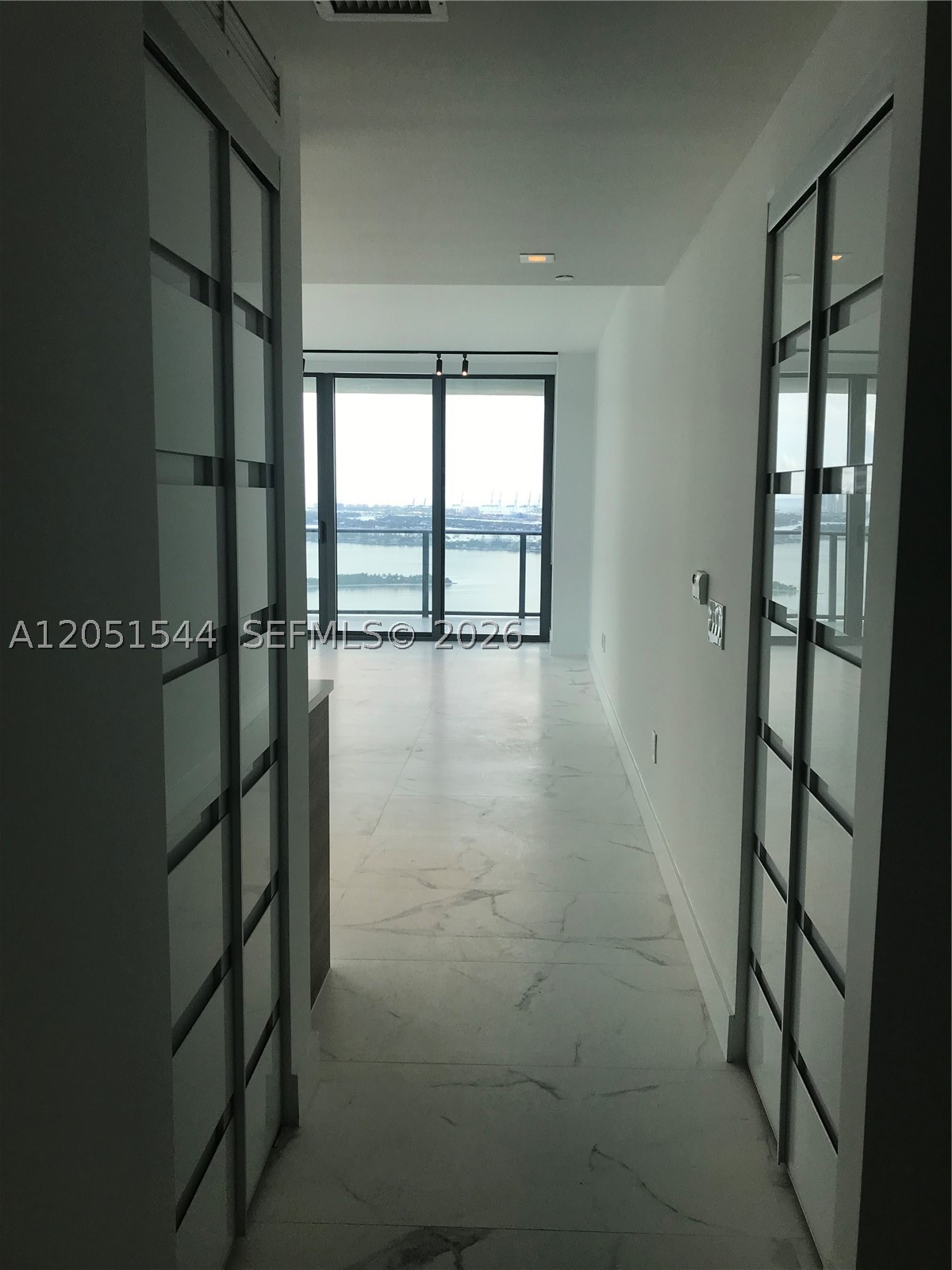 PARAISO BAY - Residential Lease