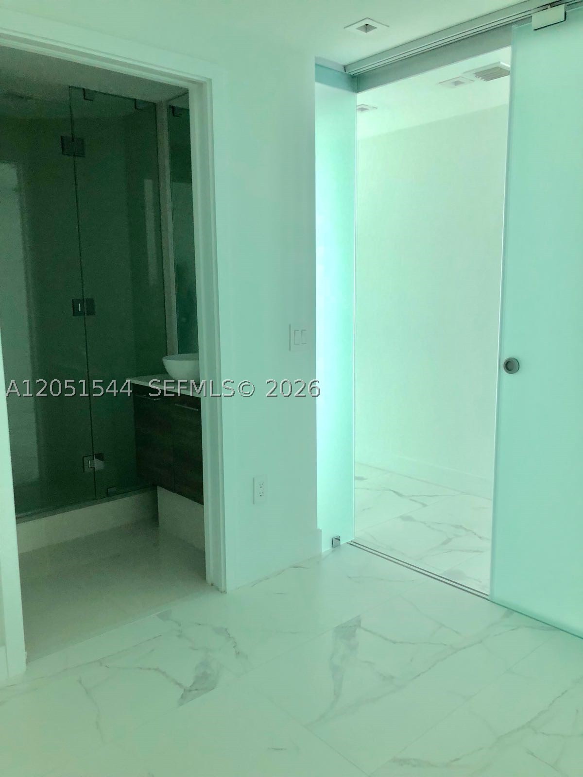 PARAISO BAY - Residential Lease
