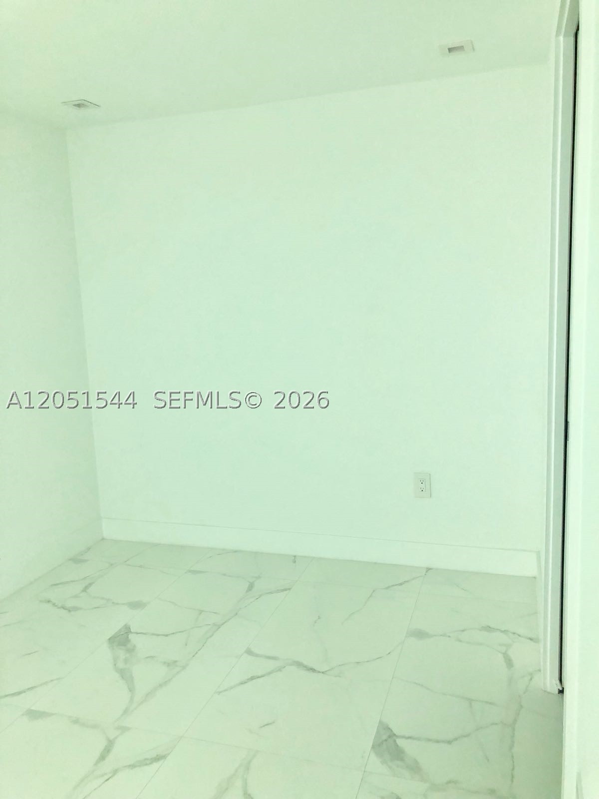 PARAISO BAY - Residential Lease