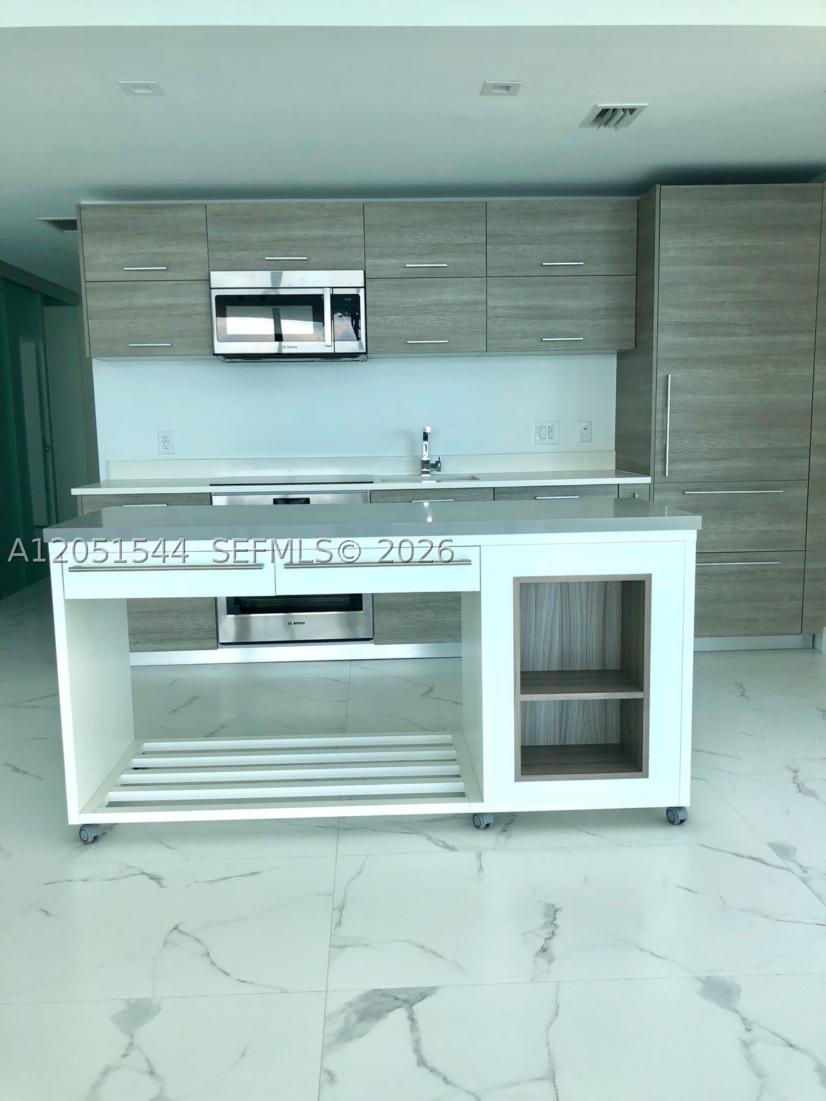 PARAISO BAY - Residential Lease