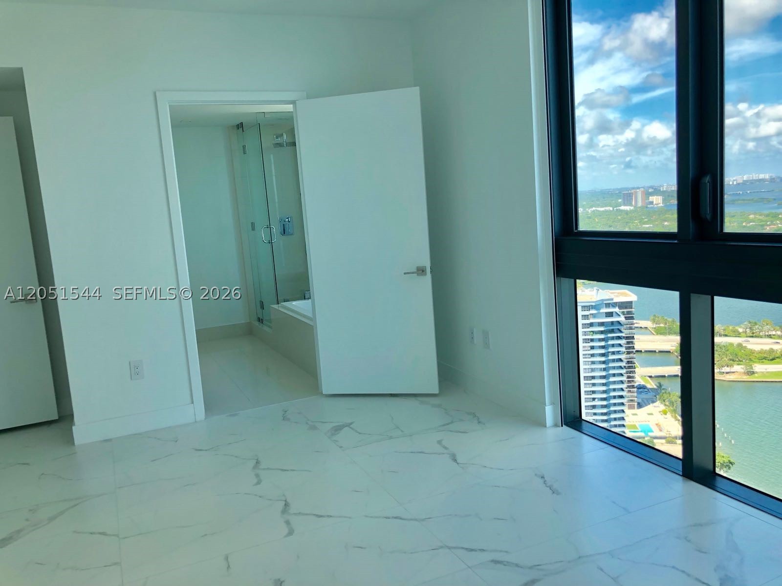 PARAISO BAY - Residential Lease