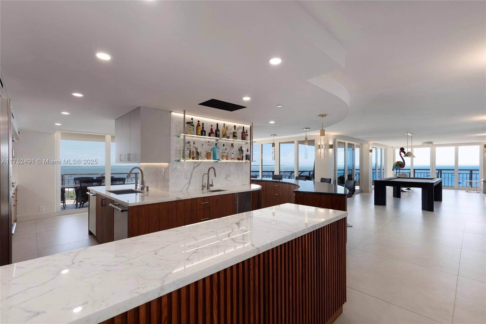 GROVE TOWERS CONDO - Residential