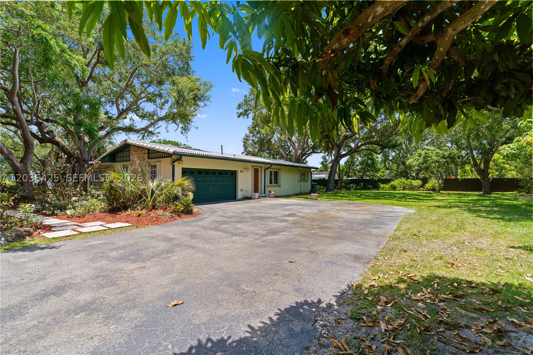 CORAL REEF ESTATES - Residential