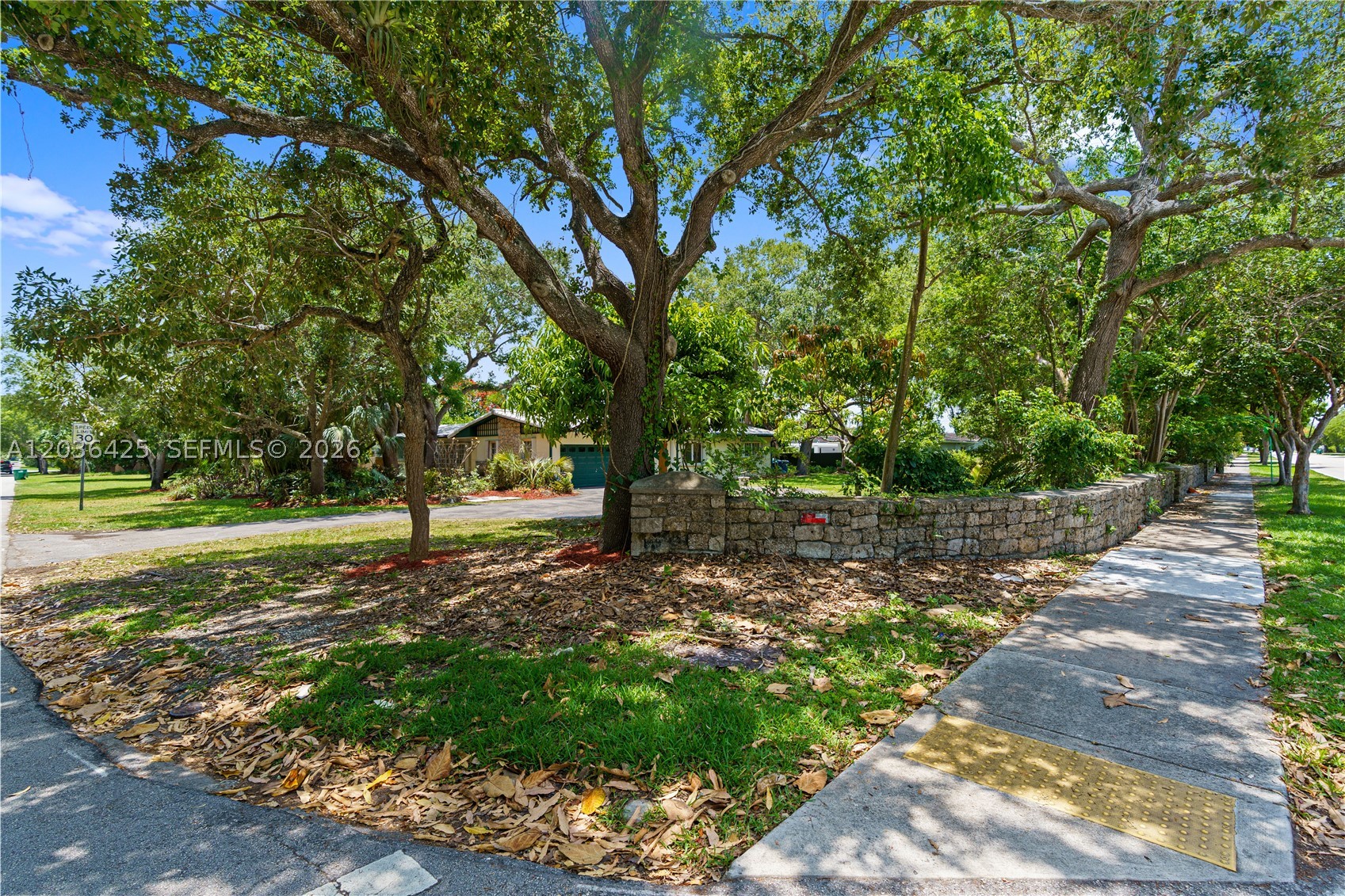 CORAL REEF ESTATES - Residential