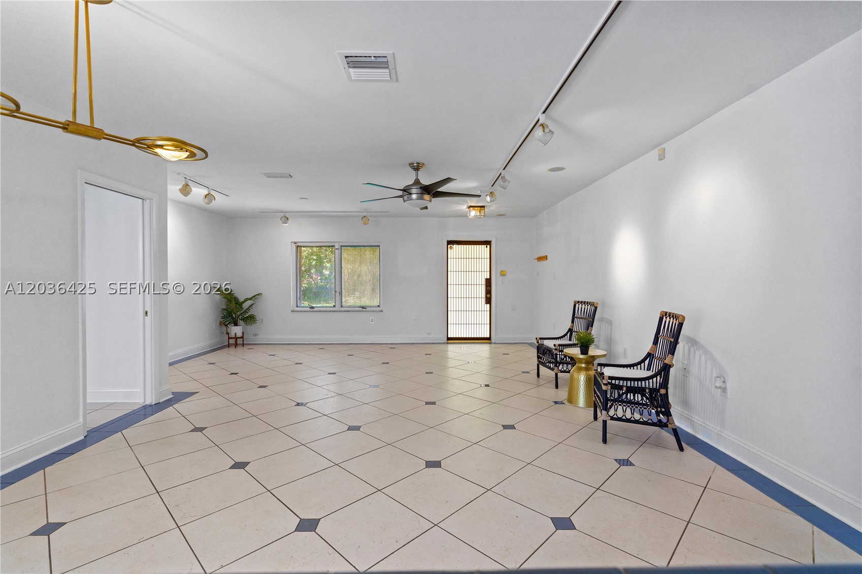 CORAL REEF ESTATES - Residential