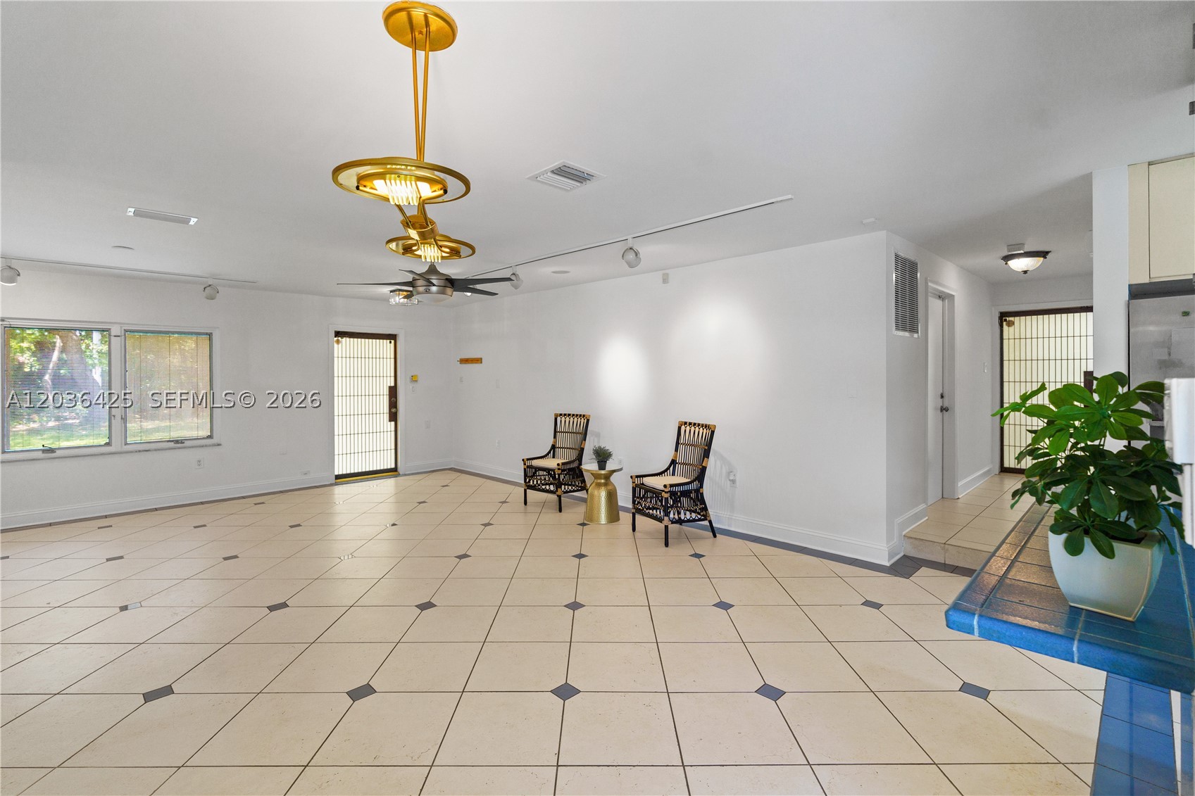 CORAL REEF ESTATES - Residential