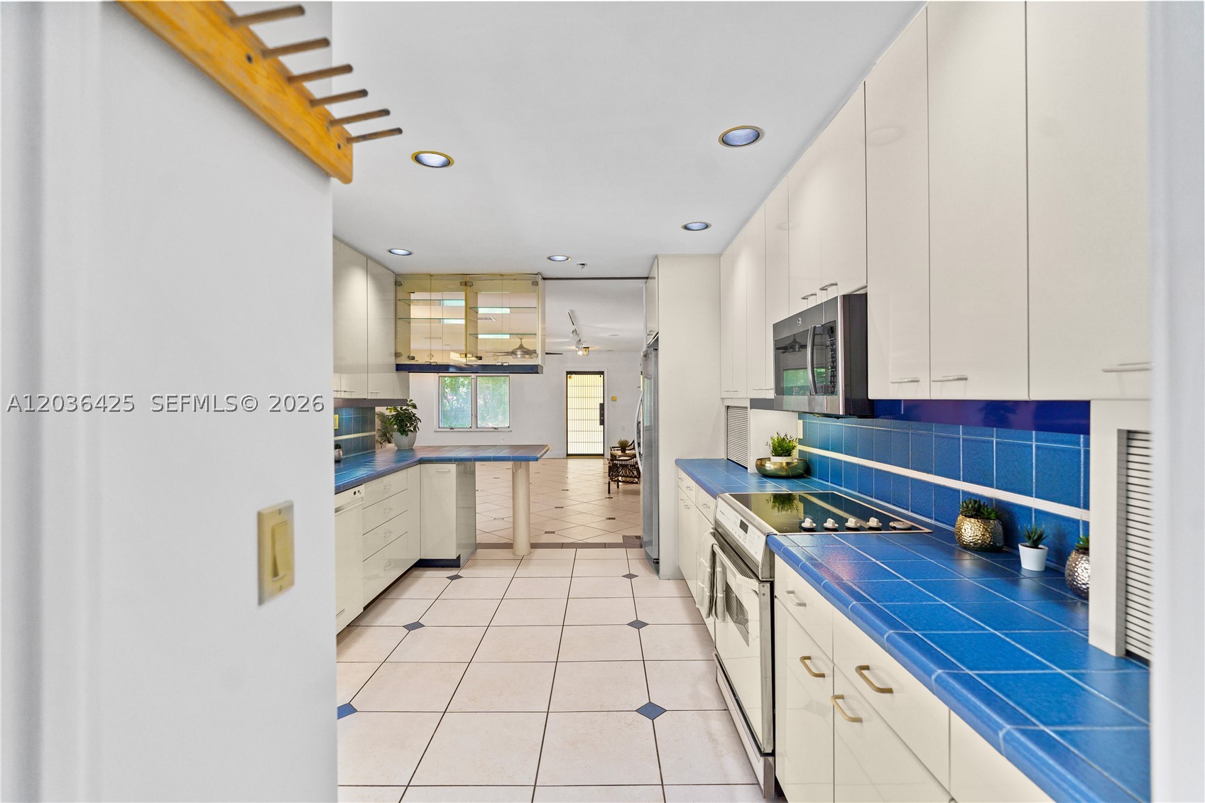 CORAL REEF ESTATES - Residential