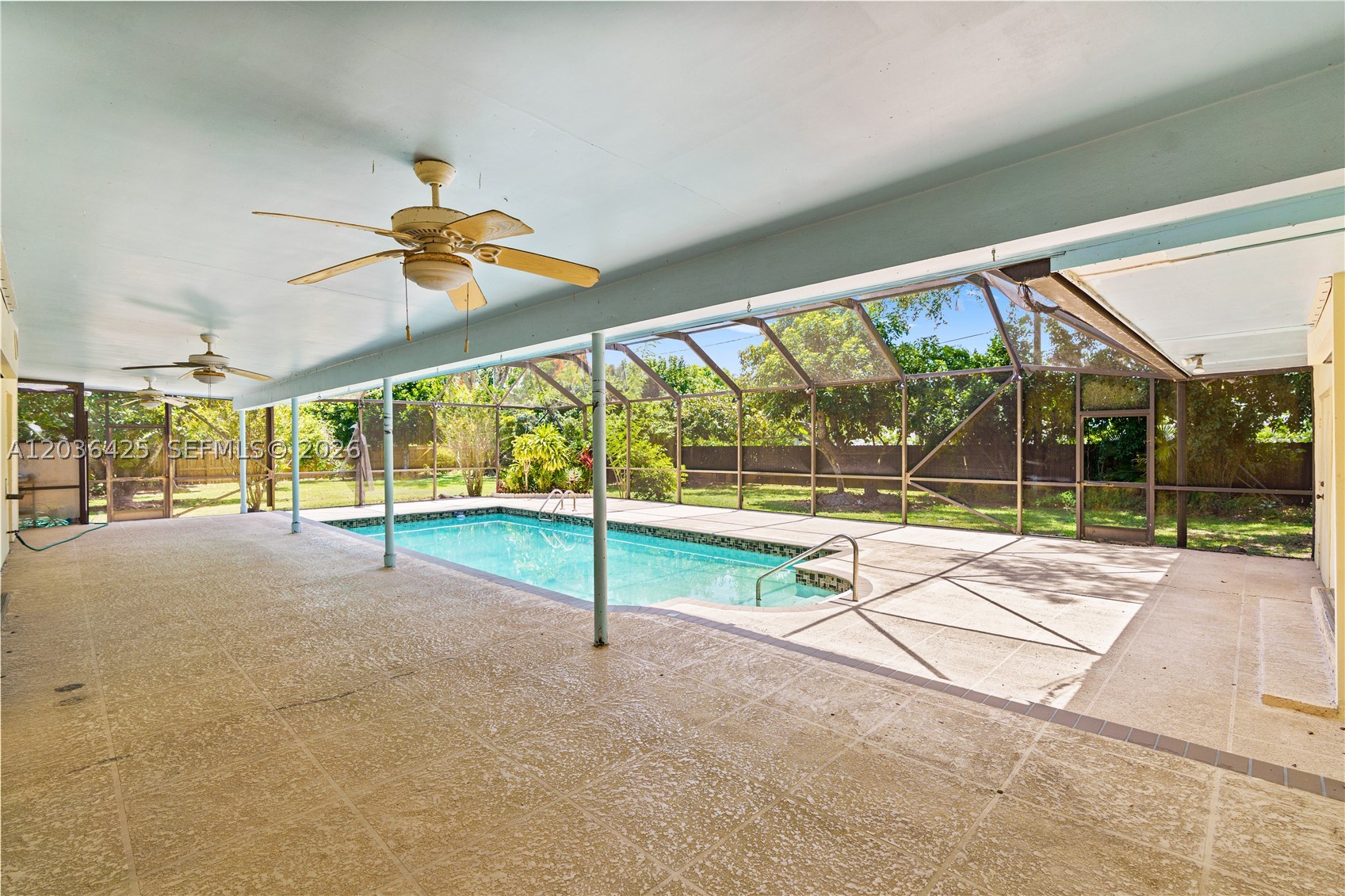 CORAL REEF ESTATES - Residential