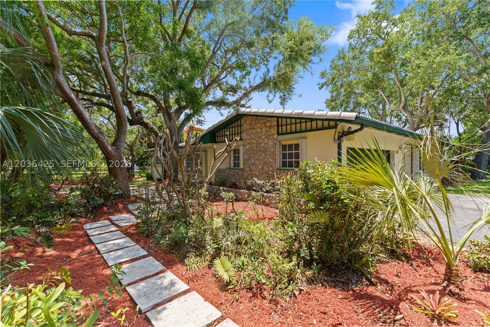 CORAL REEF ESTATES - Residential