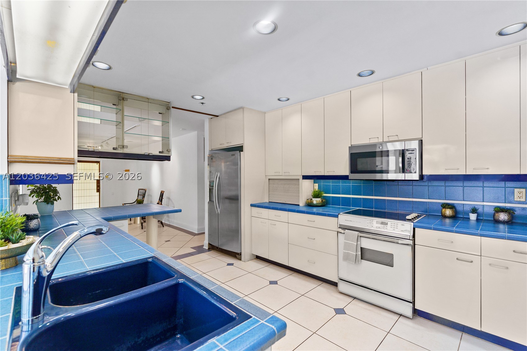 CORAL REEF ESTATES - Residential