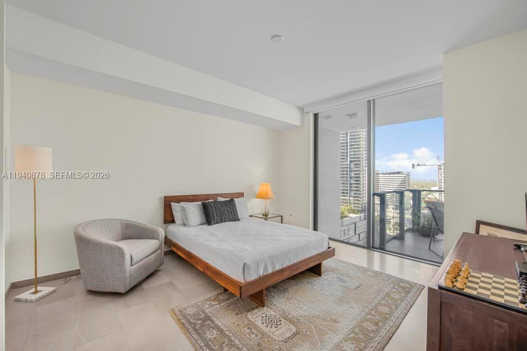 REACH CONDO - Residential