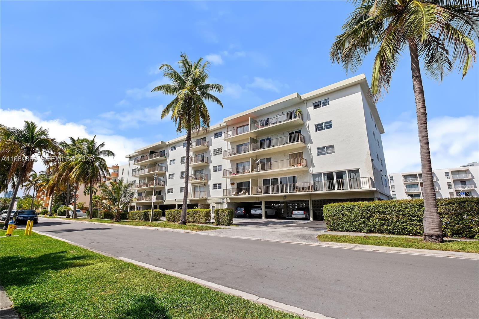 CARIBBEAN HOUSE CONDO - Residential