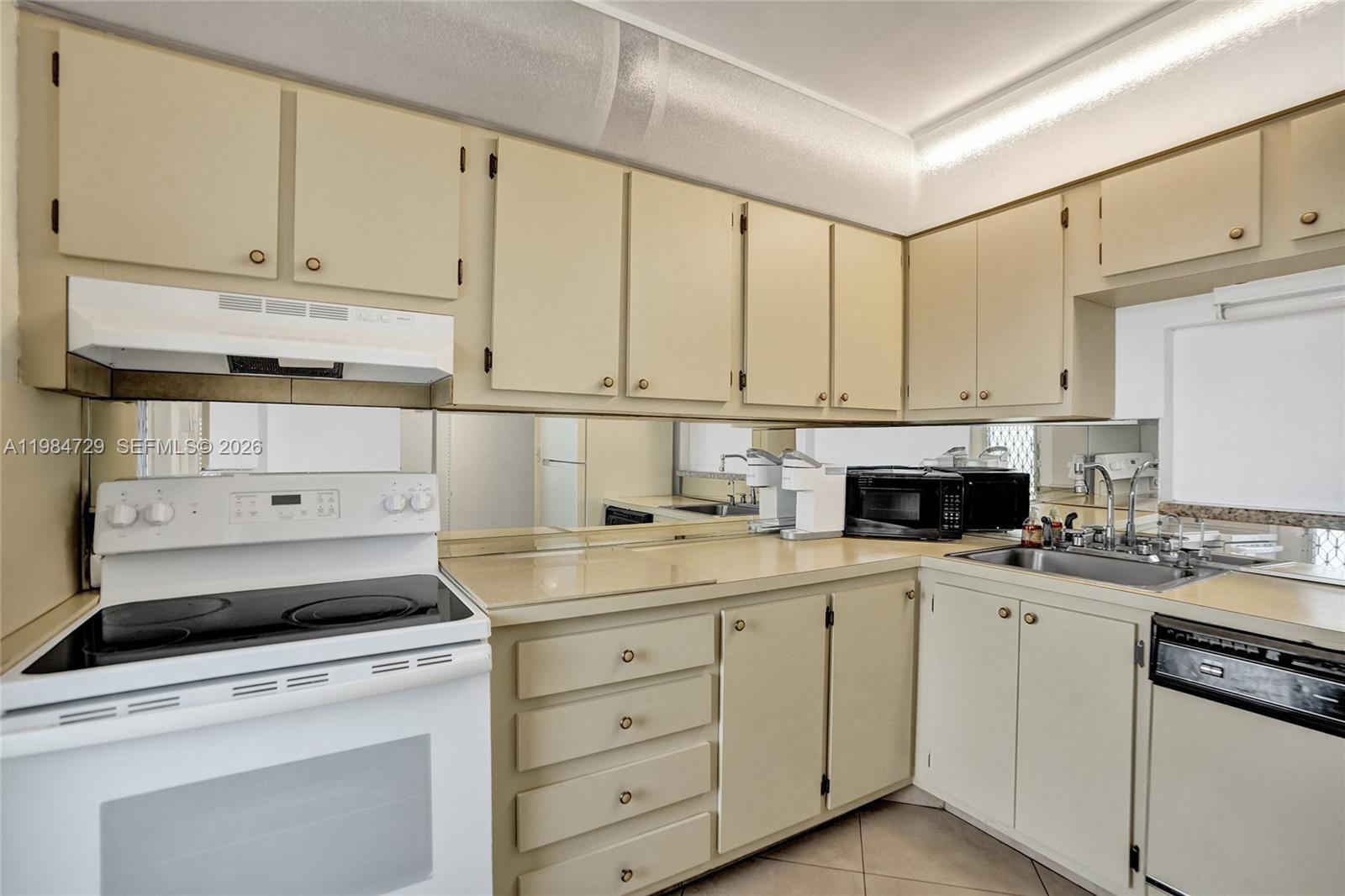 TOPAZ SOUTH CONDO - Residential