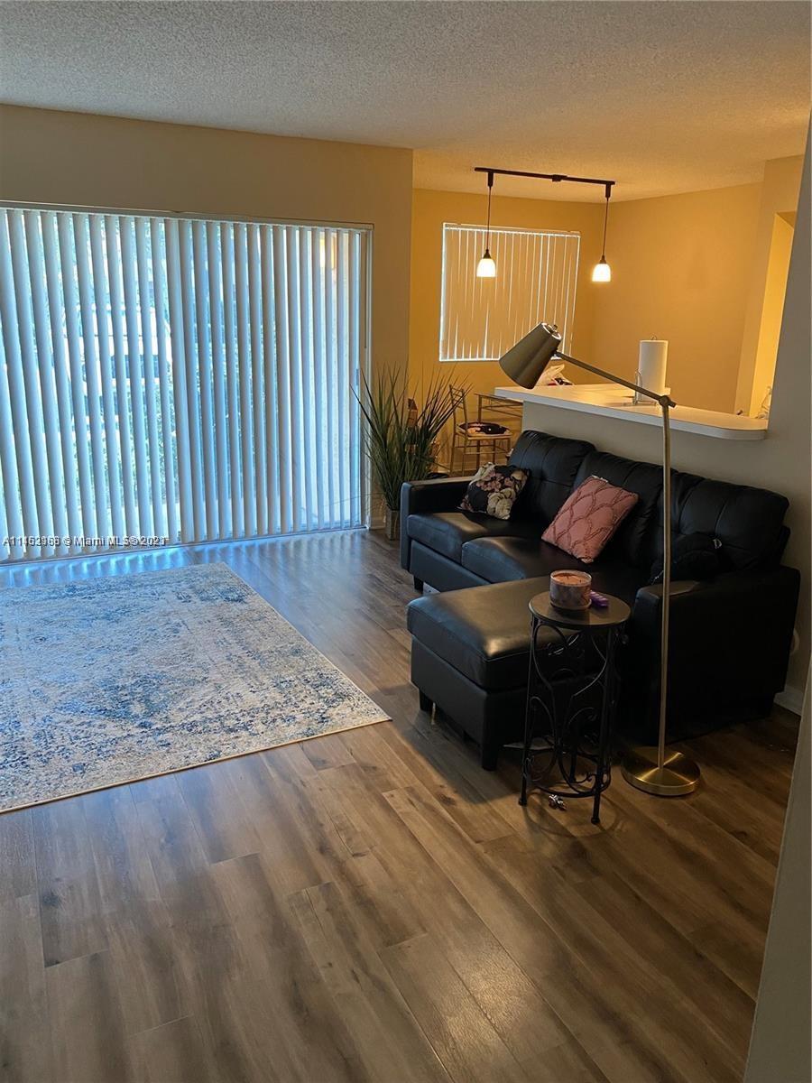 ROYAL GRAND CONDO - Residential Lease