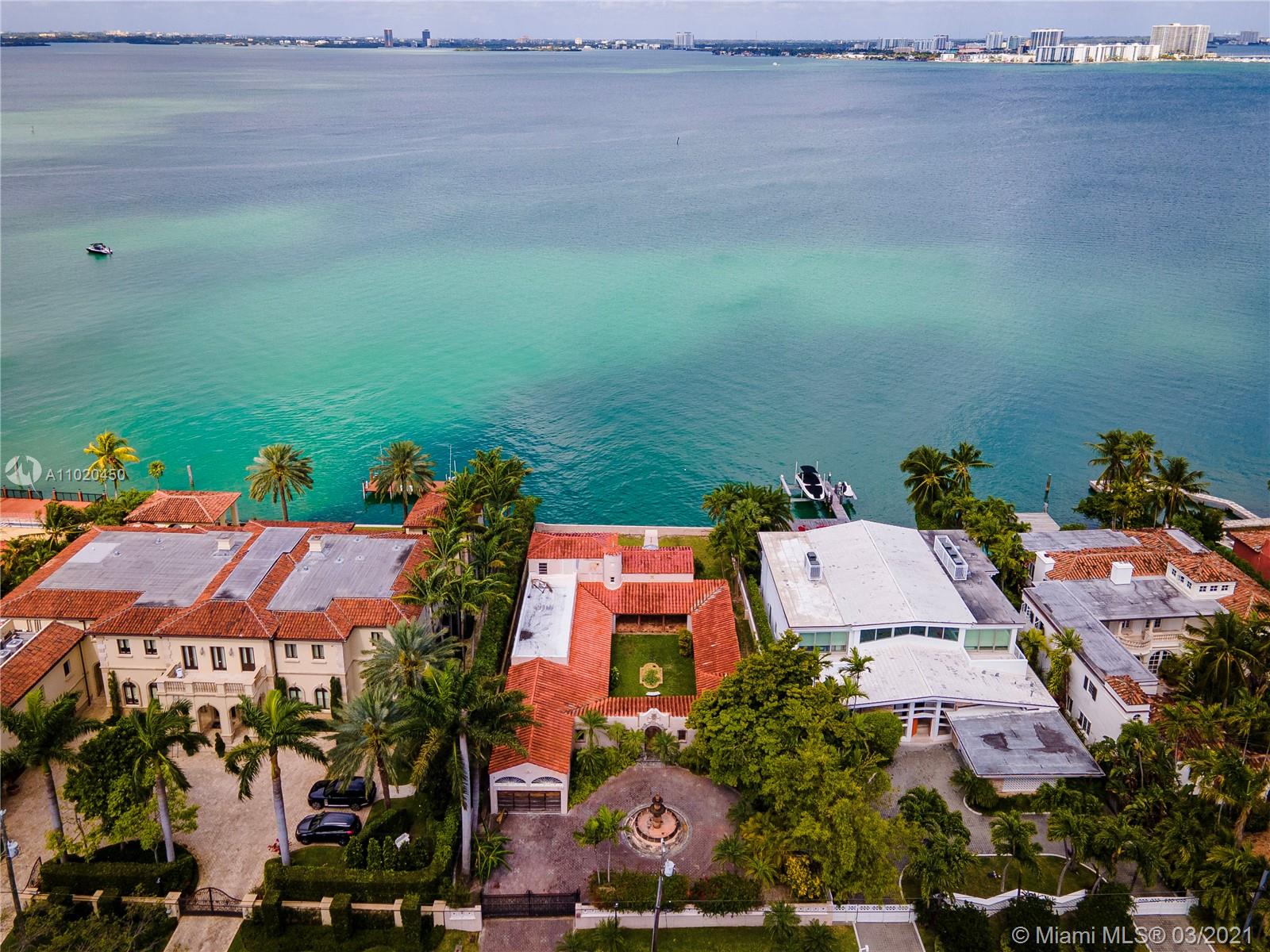 5226 N Bay