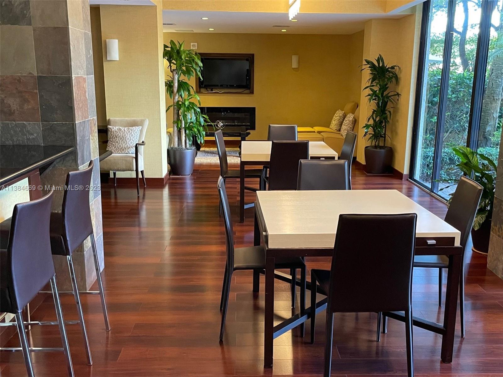 PARC CENTRAL AVENTURA SOUT - Residential