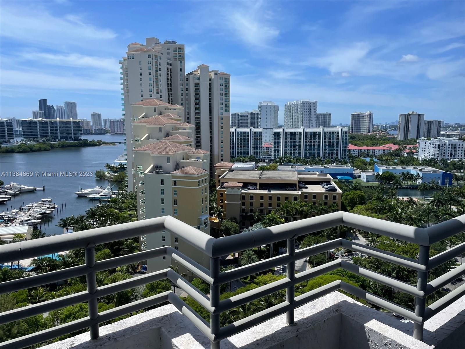 PARC CENTRAL AVENTURA SOUT - Residential