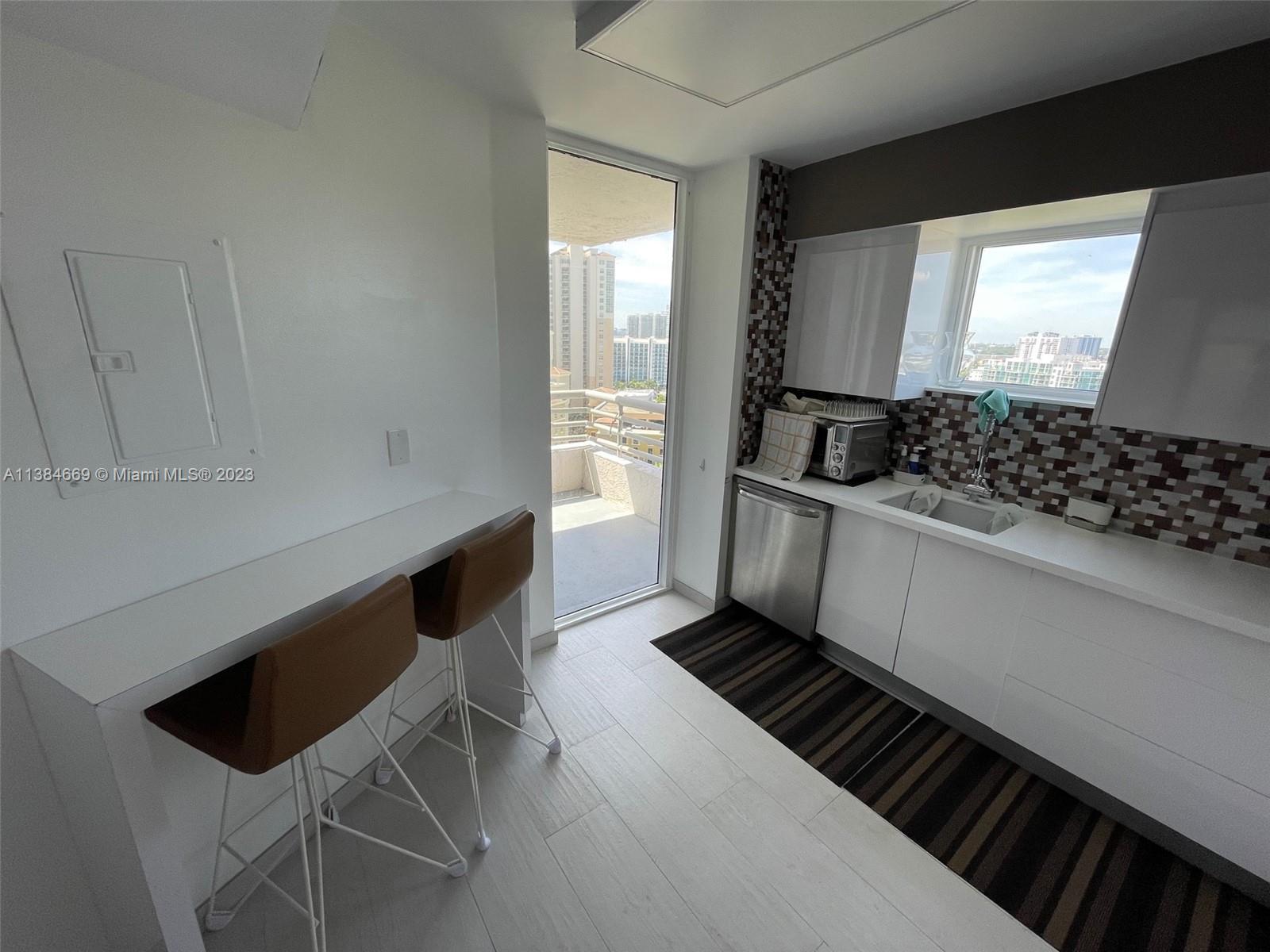 PARC CENTRAL AVENTURA SOUT - Residential
