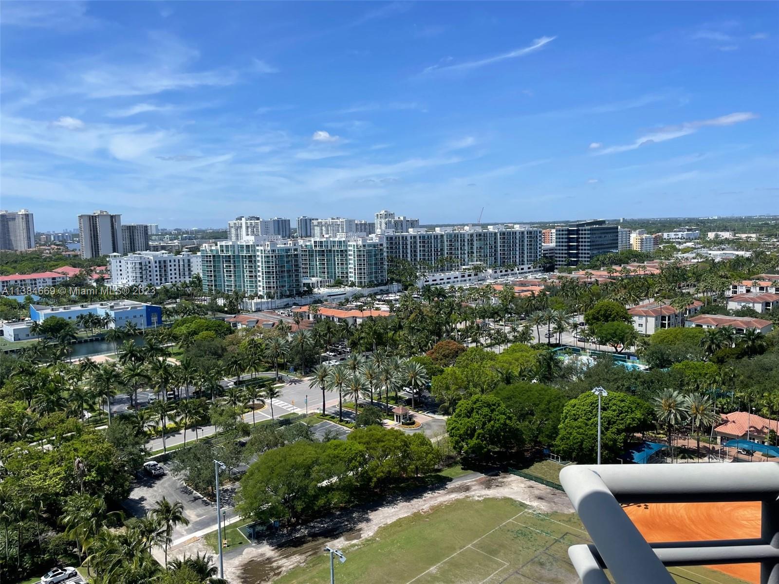 PARC CENTRAL AVENTURA SOUT - Residential