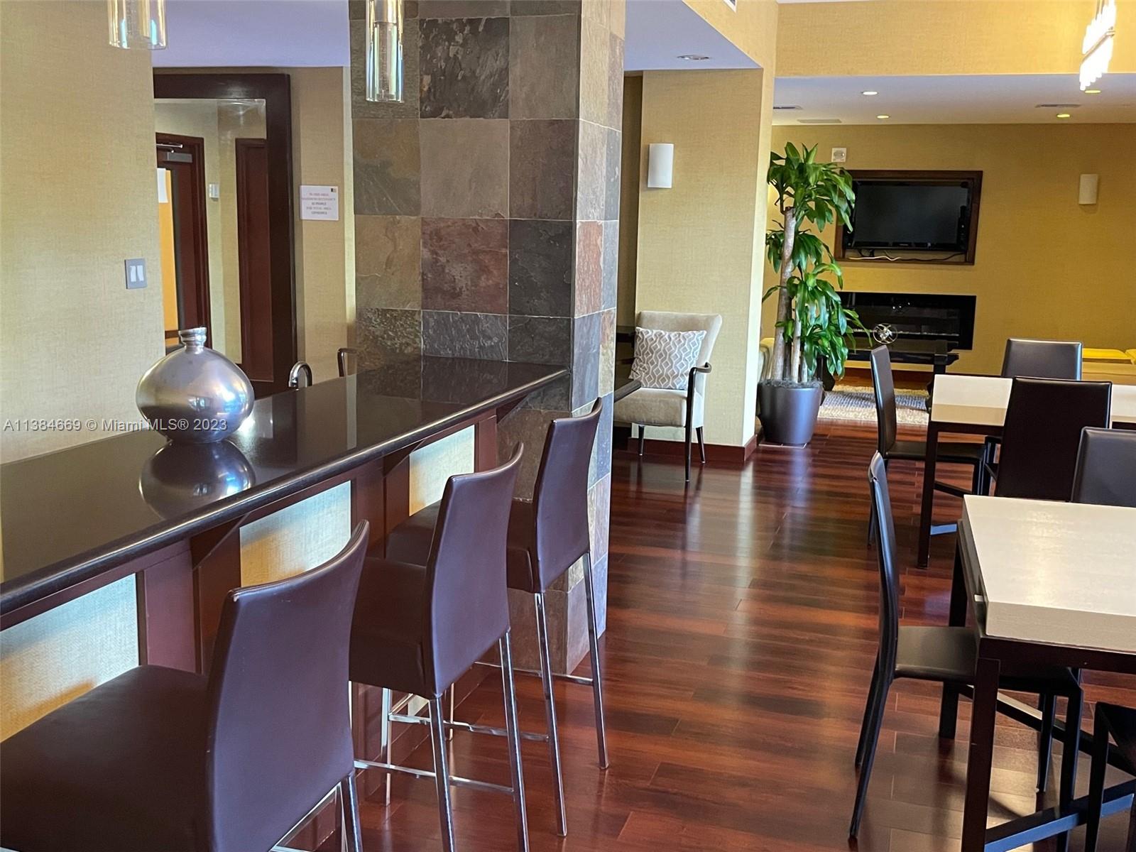 PARC CENTRAL AVENTURA SOUT - Residential